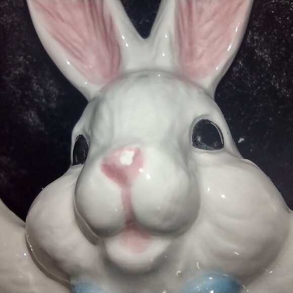 Vintage Easter Bunny Peter Rabbit and Head of Lettuce Salt and Pepper Shaker Set - Picture 8 of 8